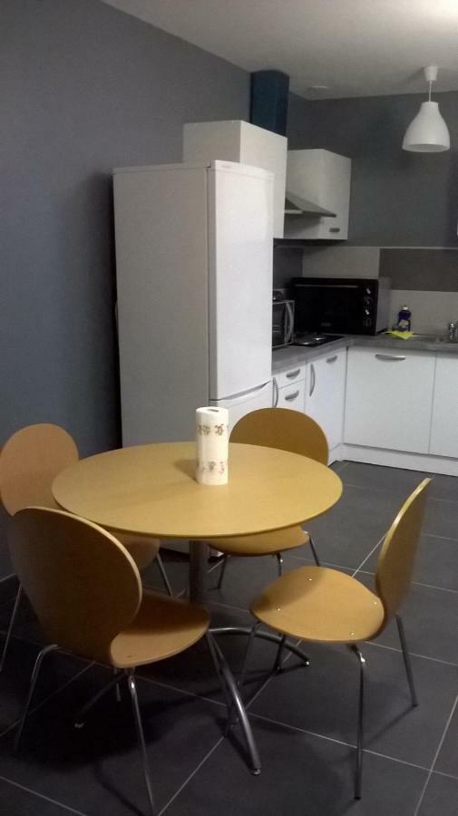 La Ferté-Gaucher Maison Duplex & Appartement Sur Cour מראה חיצוני תמונה