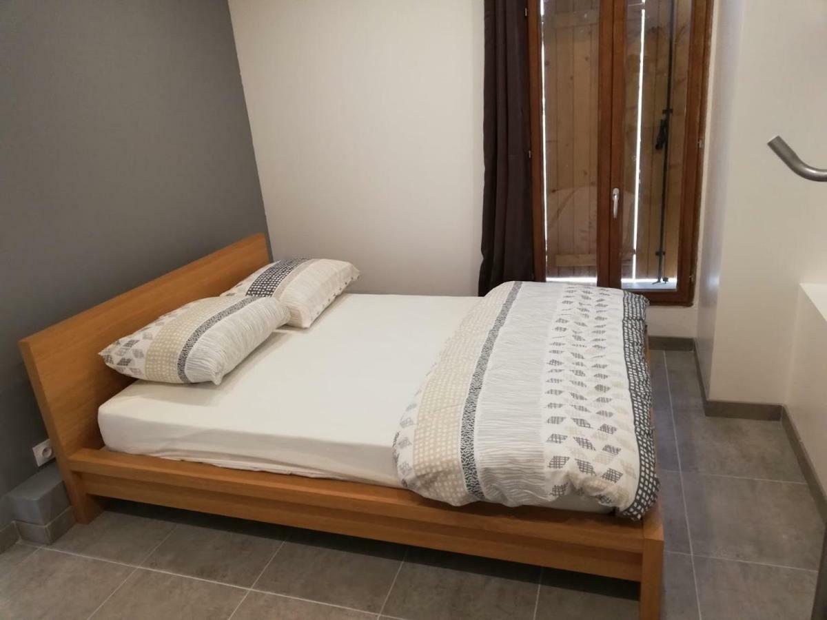 La Ferté-Gaucher Maison Duplex & Appartement Sur Cour מראה חיצוני תמונה