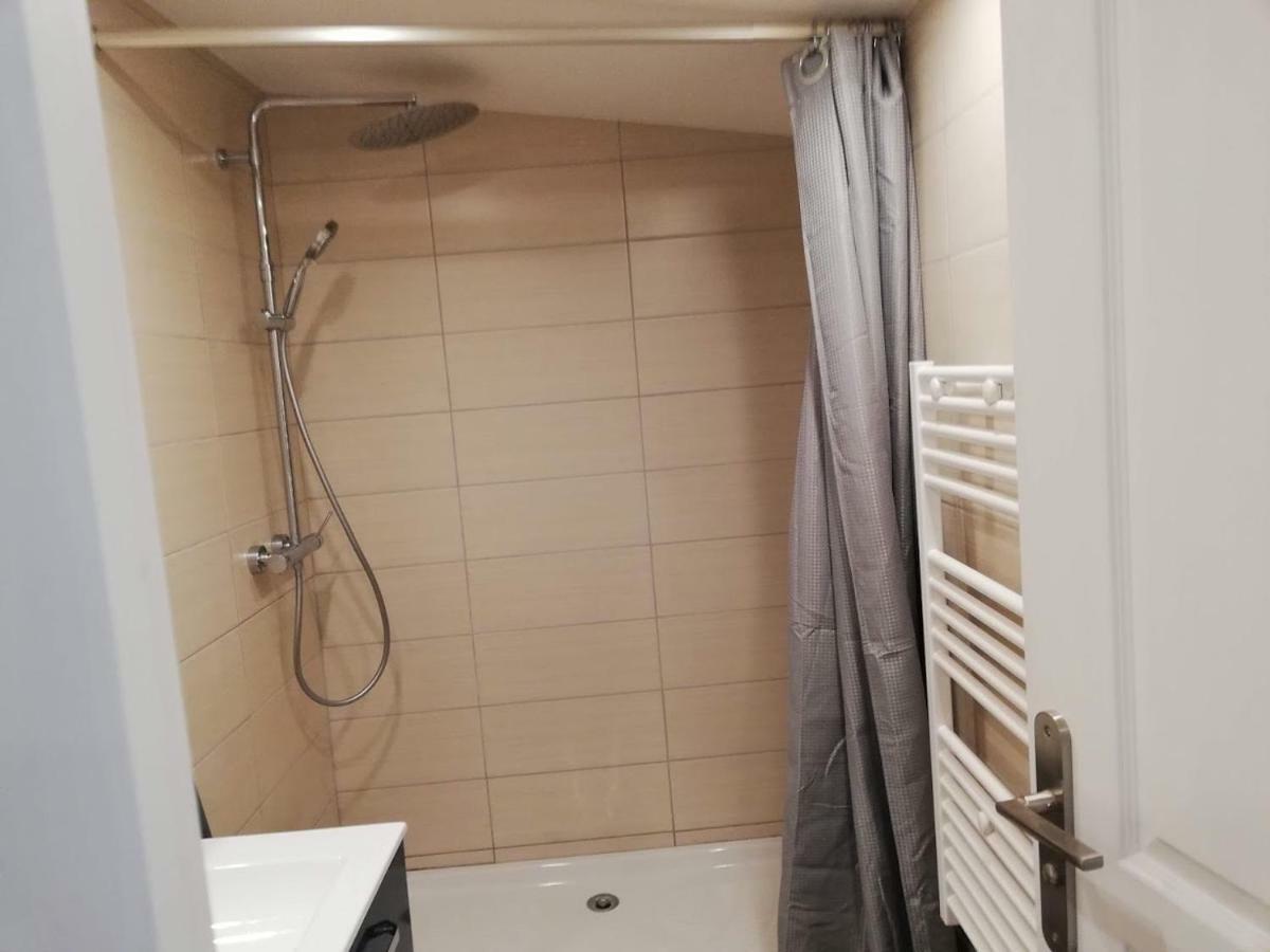 La Ferté-Gaucher Maison Duplex & Appartement Sur Cour מראה חיצוני תמונה